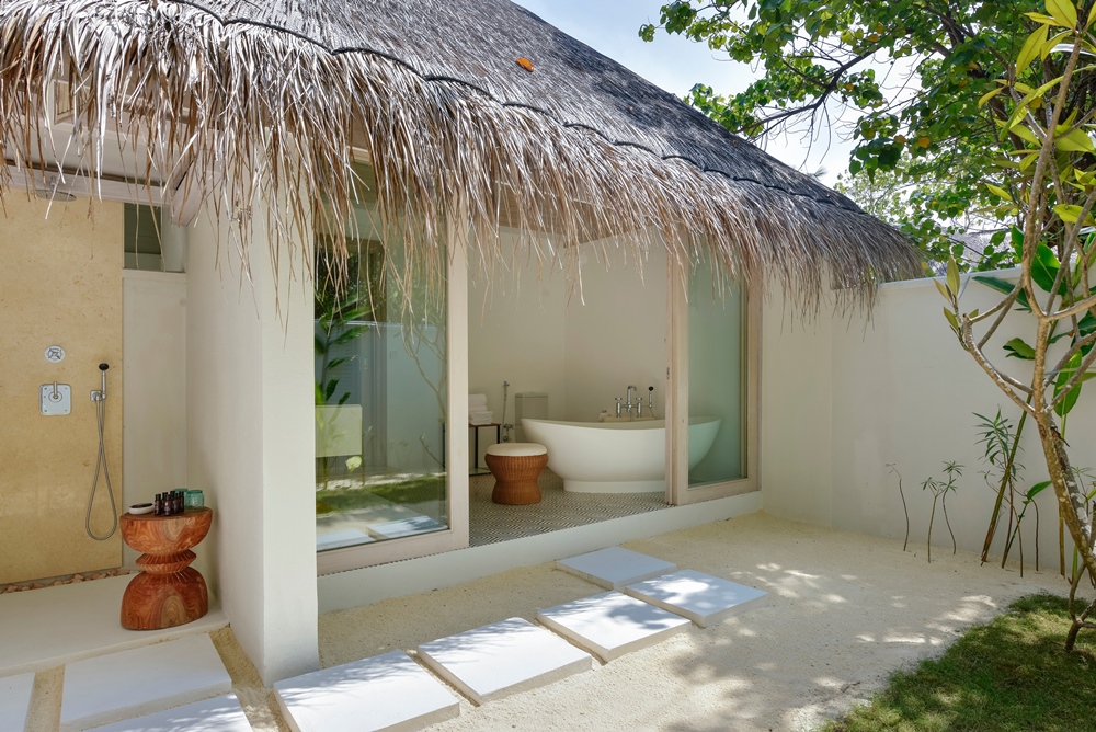 content/hotel/Kanuhura/Accommondation/Retreat Beach Pool Villa Sunrise/Kanuhura-Acc-RetreatBeachPoolVilla-02.jpg
